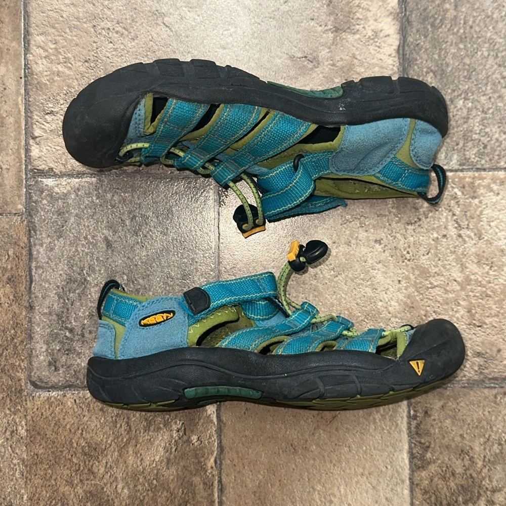 Keen Size 4”
